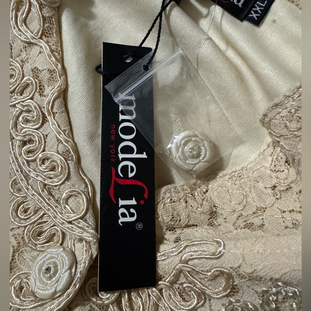 Vintage Modelia New York Metallic Lace Embroidered Top – XXL Elegant Blouse - Picture 4 of 8